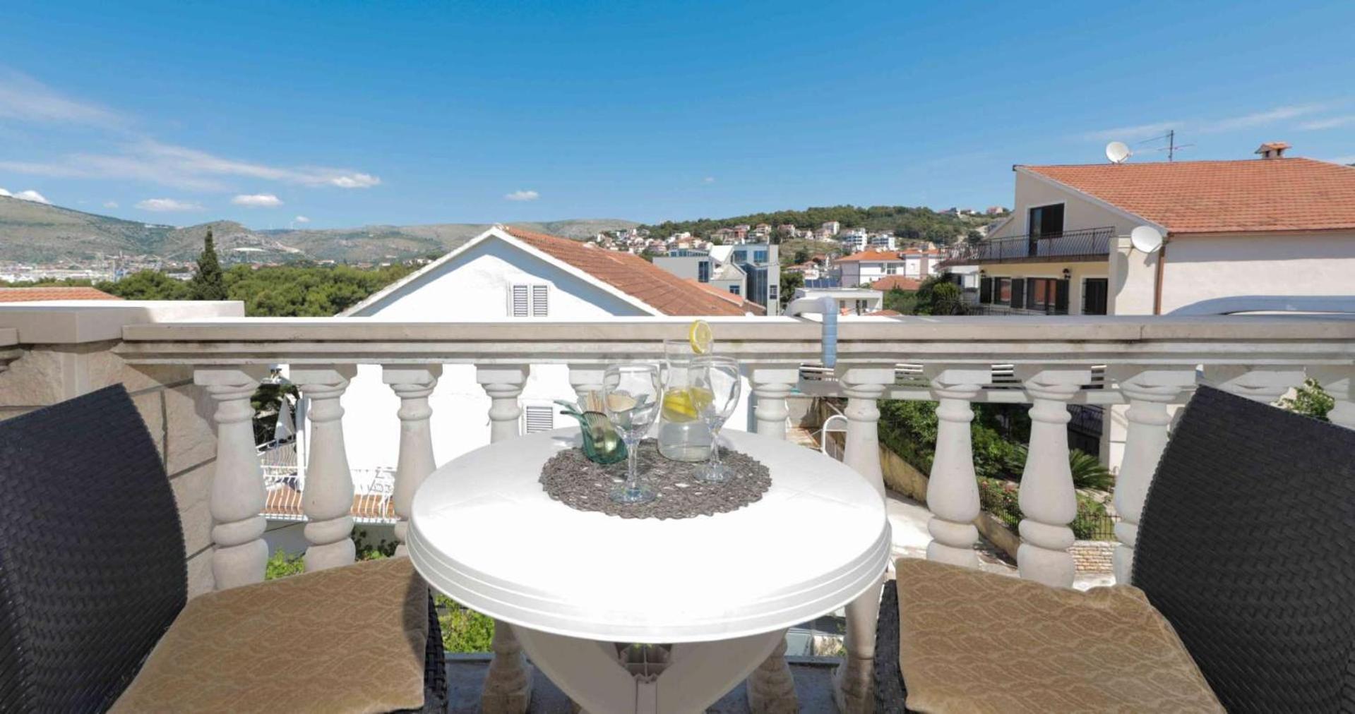 טרוגיר Apartments Lovric מראה חיצוני תמונה