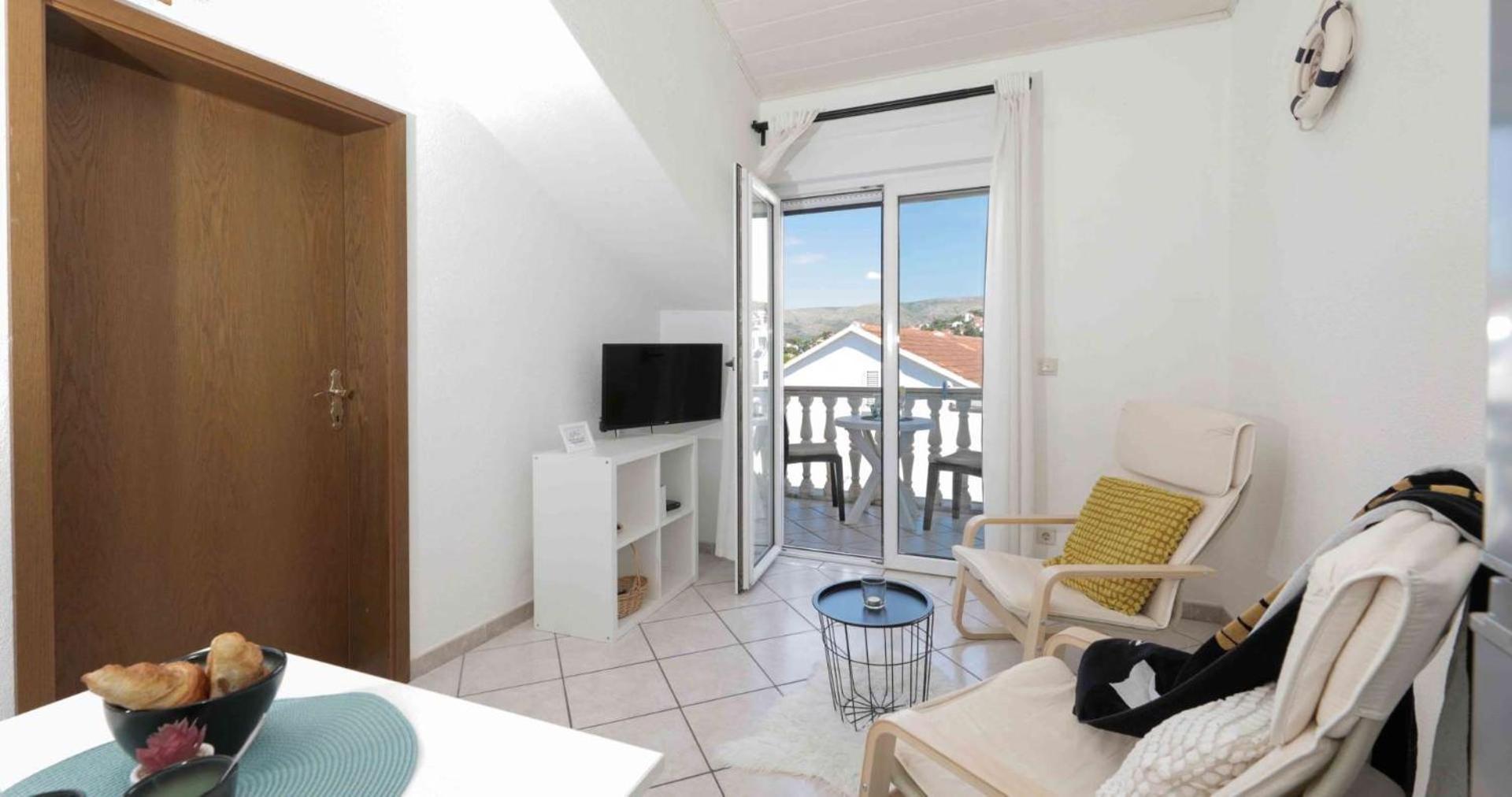 טרוגיר Apartments Lovric מראה חיצוני תמונה