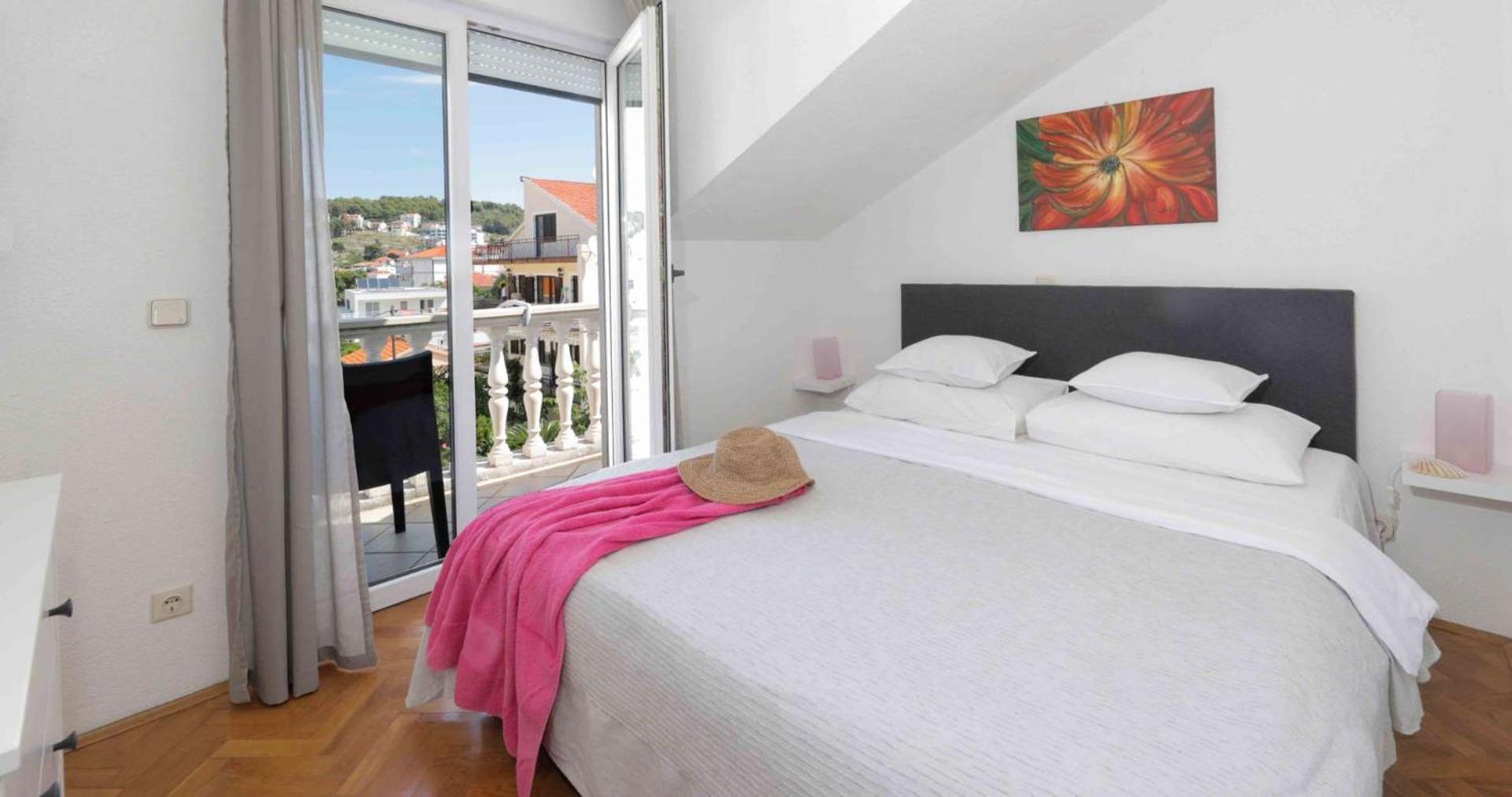 טרוגיר Apartments Lovric מראה חיצוני תמונה